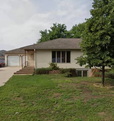 Main picture of 1409 E Rushmore Dr