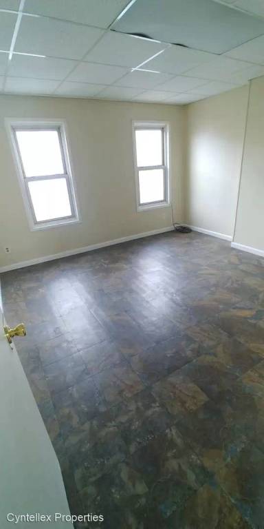 Main picture of 304 S Jackson St
