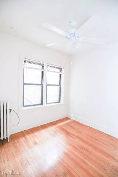 Main picture of 2035 W Wellington Ave