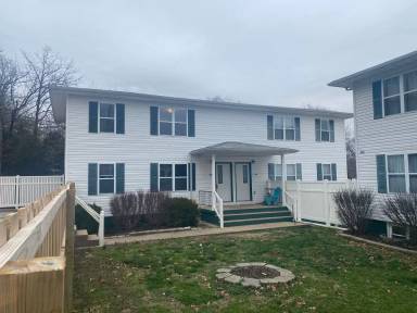 Main picture of 701 Broadway St
