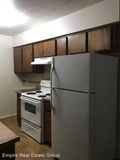 Main picture of 703 W Calle Sur St