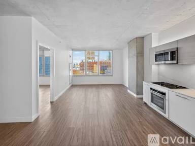 Main picture of 163 N Desplaines St