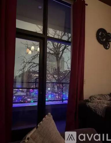 Main picture of 206 S Washington Sq