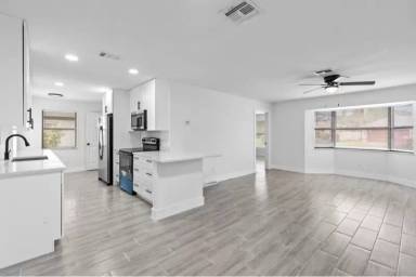 Main picture of 1641 Seahouse St