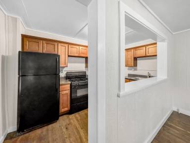 Main picture of 208 E Graham St