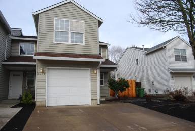 Main picture of 1076 SE Ash St