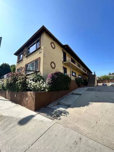 Main picture of 1512 W Beverly Blvd