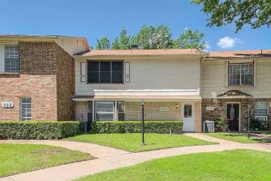 Main picture of 520 Pecan Acres Ct