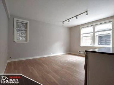 Main picture of 511 W Belmont Ave
