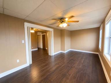 Main picture of 89 Clinton St