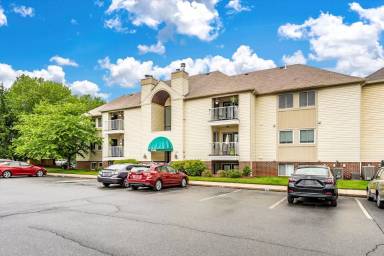 Main picture of 2100 Whitehall Rd