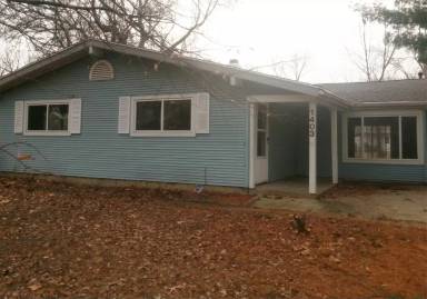 Main picture of 1403 Briarwood Dr