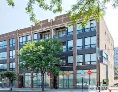 Main picture of 5427 N Broadway