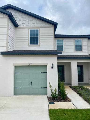 Main picture of 920 Poppy Ln