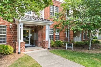 Main picture of 912 Providence Glen Dr