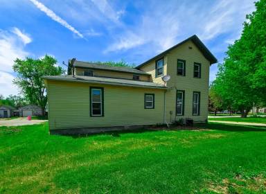 Main picture of 310 W Main St