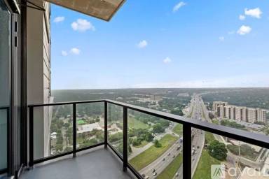 Main picture of 84 East Ave