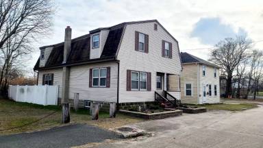 Main picture of 80 Sagamore St