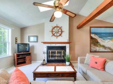 Main picture of 204 Loganberry Ln