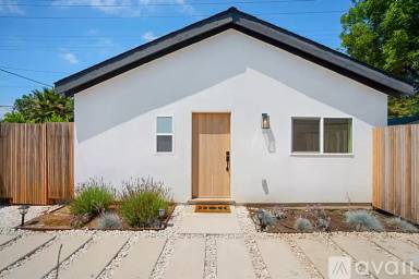 Main picture of 2863 Calle Quebracho
