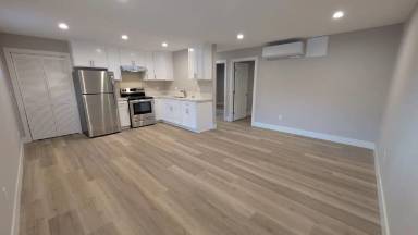 Main picture of 431 1/2 Walnut Ave