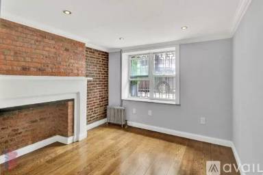 Main picture of 110 E 7th St