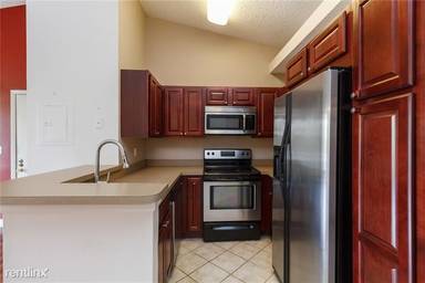 Main picture of 951 Lyons Rd