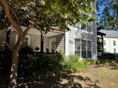 Main picture of 10140 Oakton Terrace Rd