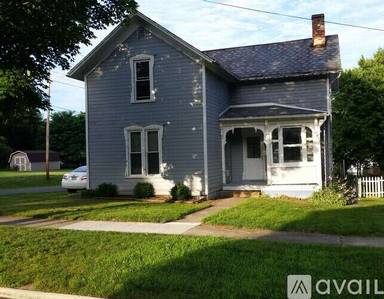 Main picture of 819 Spink St