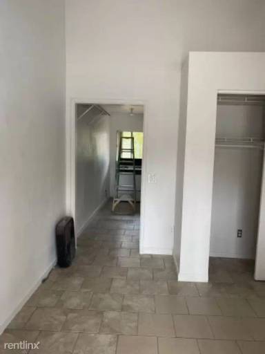 Main picture of 25041 Court St