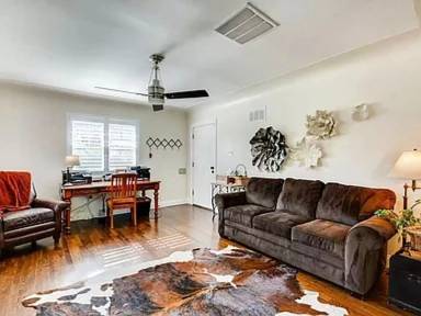 Main picture of 1600 Magnolia St