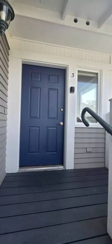 Main picture of 229 E 1st St
