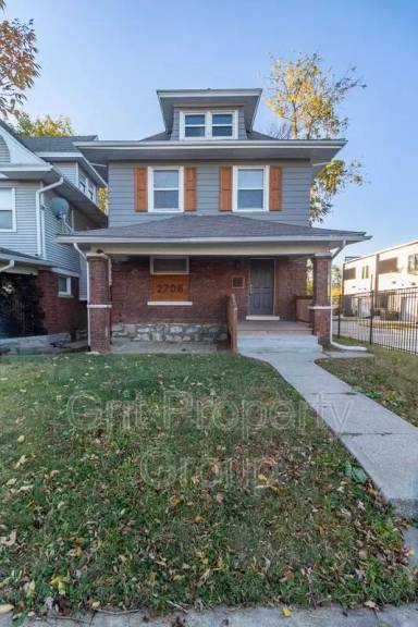Main picture of 2708 Olive St