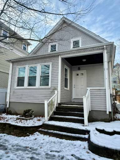 Main picture of 90 Superior St
