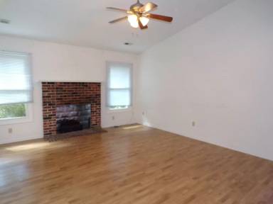 Main picture of 712 W Green Meadows Rd