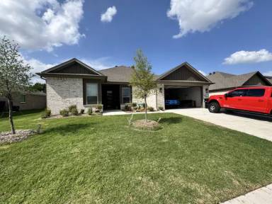 Main picture of 632 Mooney Dr
