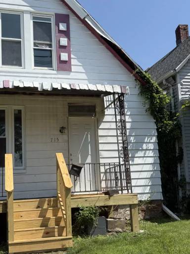 Main picture of 715 W Brons Ave