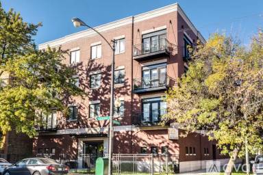 Main picture of 2064 N California Ave