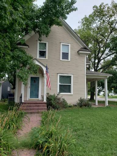 Main picture of 601 E 5th St