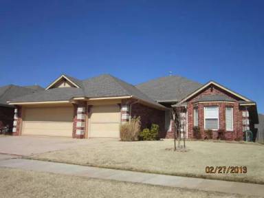 Main picture of 2404 NW 152nd St