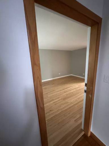 Main picture of 5837 W Lawrence Ave