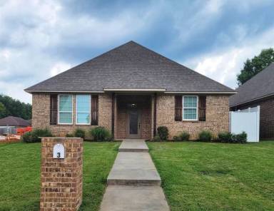 Main picture of 3 Fernwood Dr