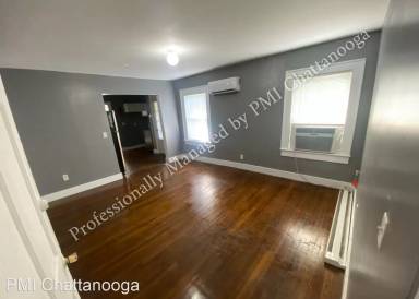 Main picture of 32 Woodlawn Dr