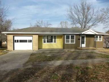 Main picture of 502 W Broadway St