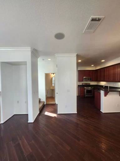 Main picture of 7043 Piedmont St