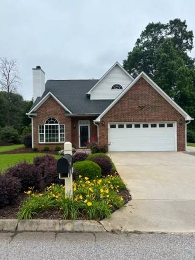 Main picture of 301 Pheasant Ridge Dr