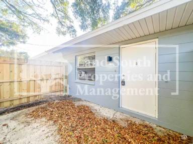 Main picture of 815 W Carole St
