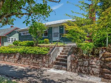 Main picture of 3134 NE 62nd Ave