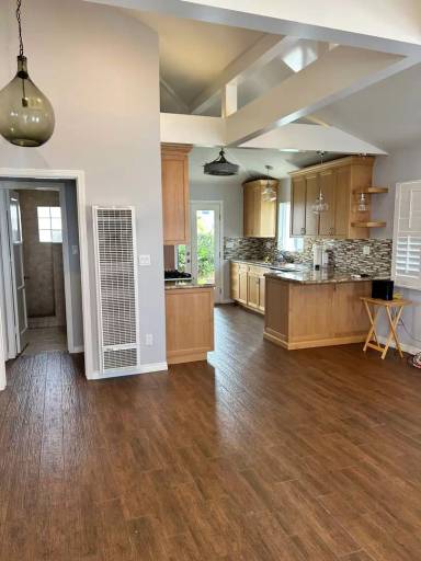 Main picture of 3236 W 188th St