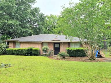 Main picture of 255 Clubview Dr